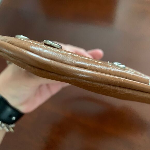 XOXO clutch - Picture 5 of 11